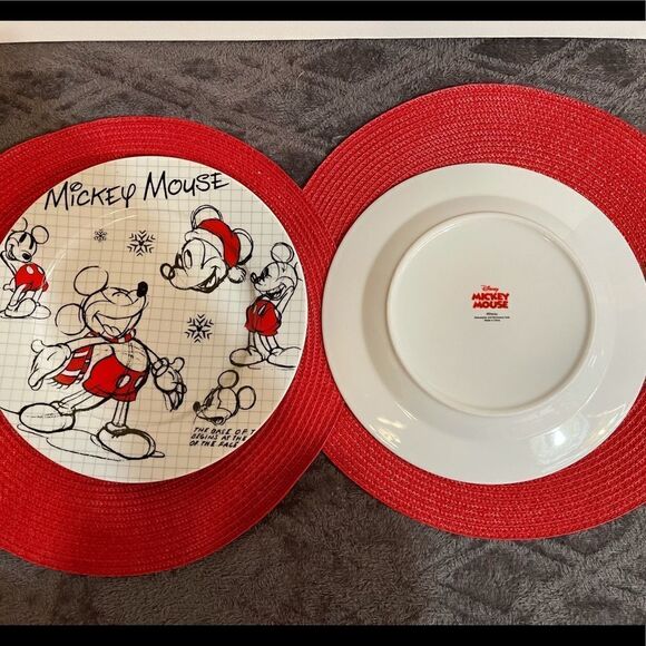 Disney Mickey Mouse Sketchbook Christmas plates set of 2 NWOT - Picture 6 of 6